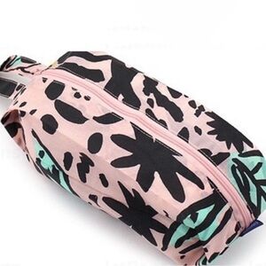 NWT BAGGU FLORAL Small 3D Zip Pouch